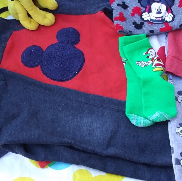 Mickey mouse outfits - Picture 3 of 4